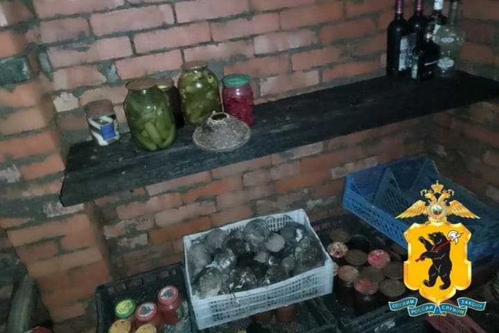 In the Yaroslavl region, a neighbor stole a winter supply of booze and snacks from a neighbor