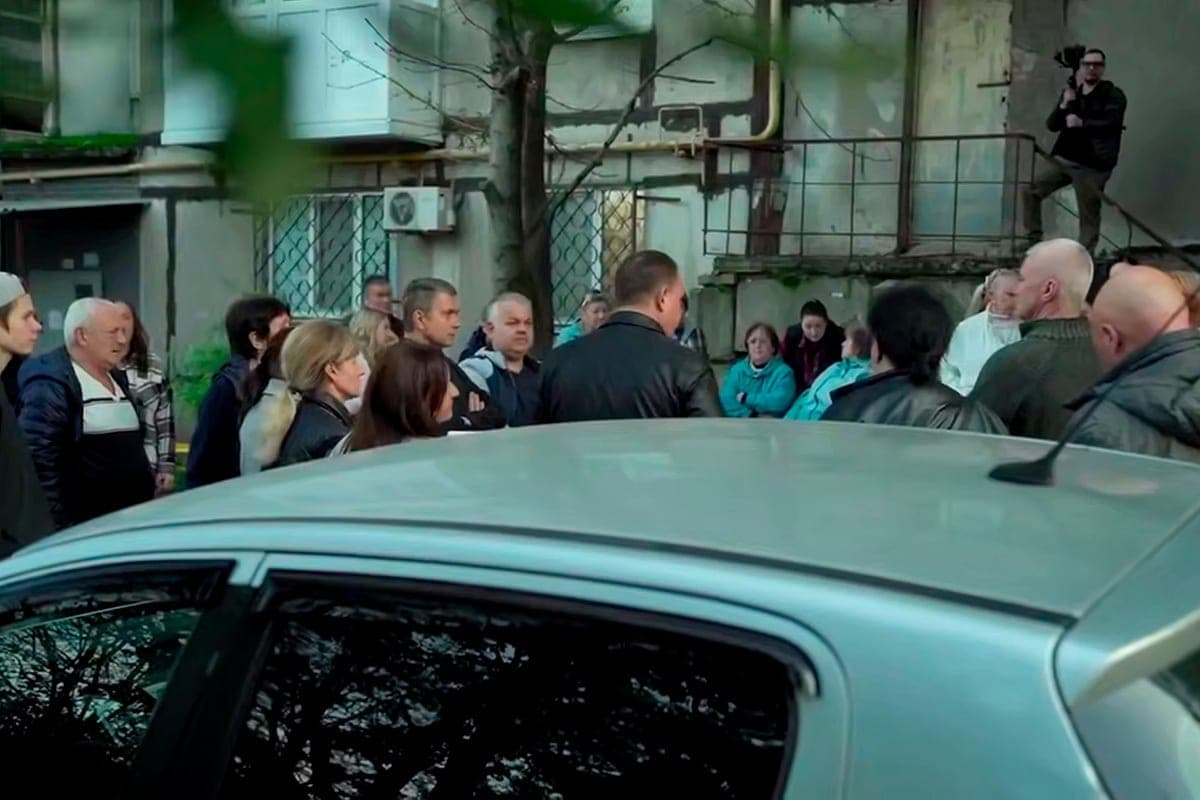 Donetsk residents are waiting for solutions to problems with water, heat and sewerage