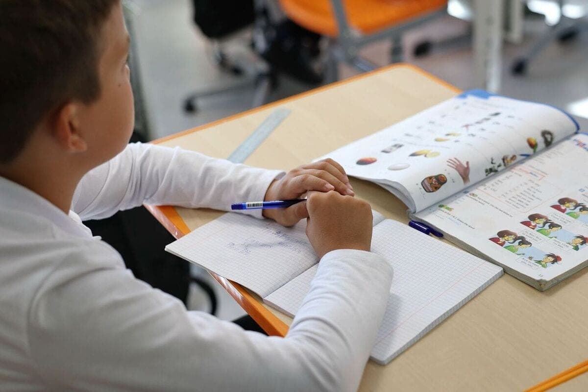 Urengoy's first school celebrates six decades of work
