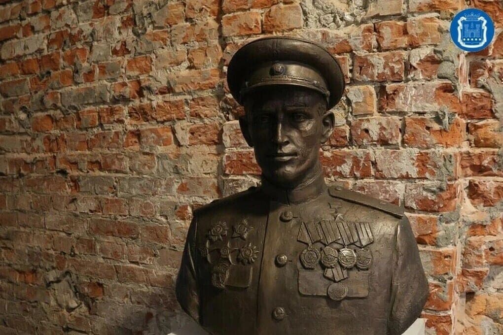Калининградцам показали бюсты героев штурма Кёнигсберга