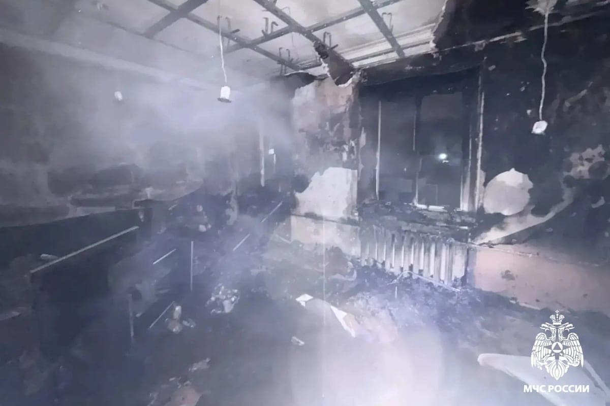 At night in the Tver region burned apartment