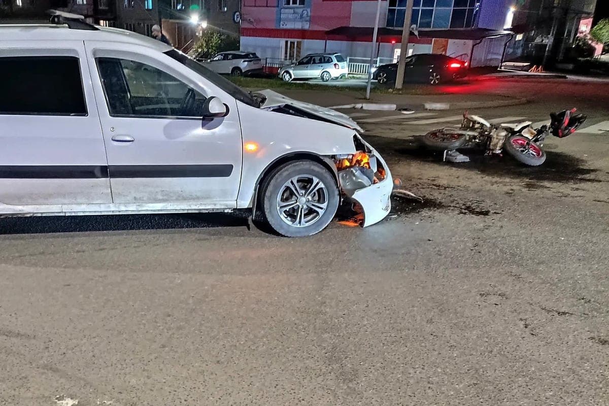In Orel, a 16-year-old motorcyclist was injured in an accident with Lada