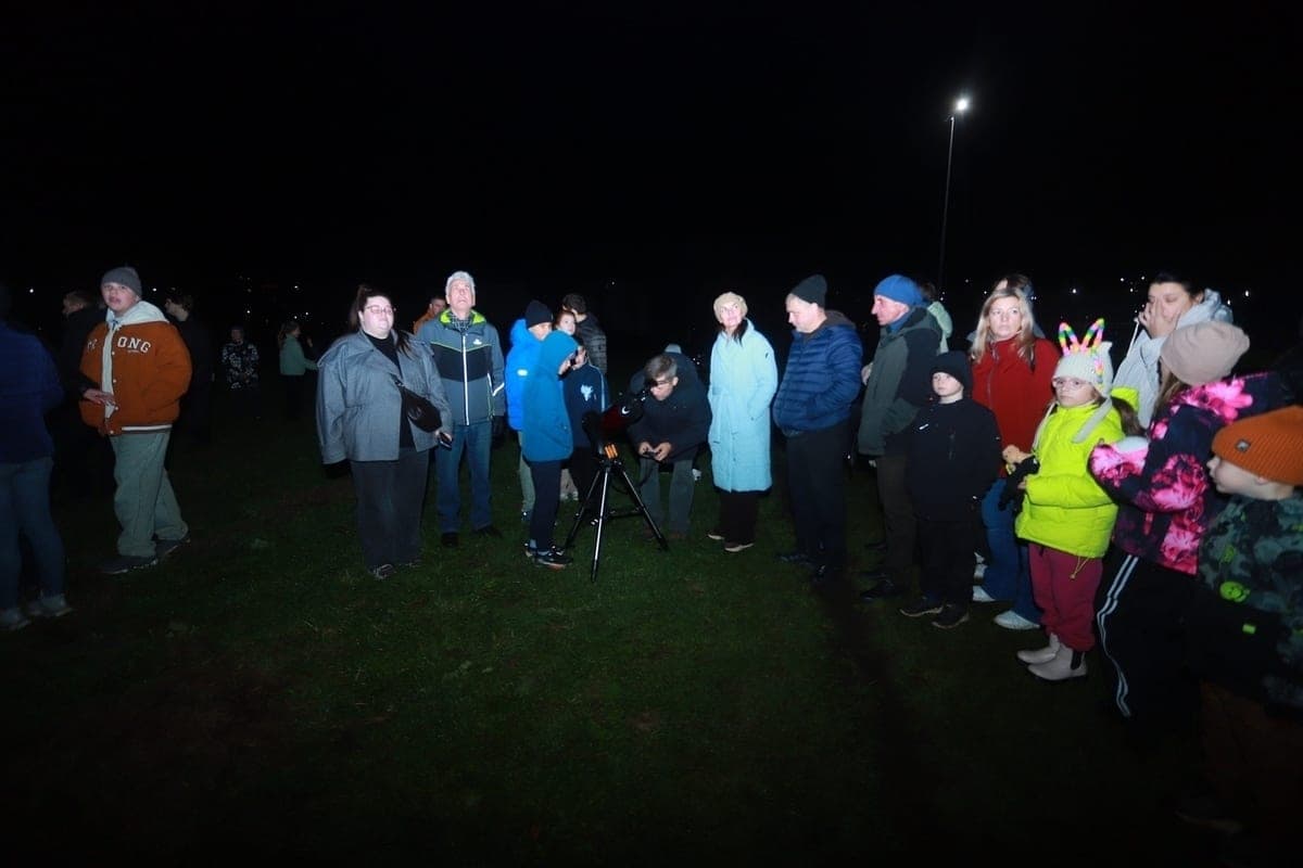 The dead star and Saturn observed by Pskov at the stadium “Electron”