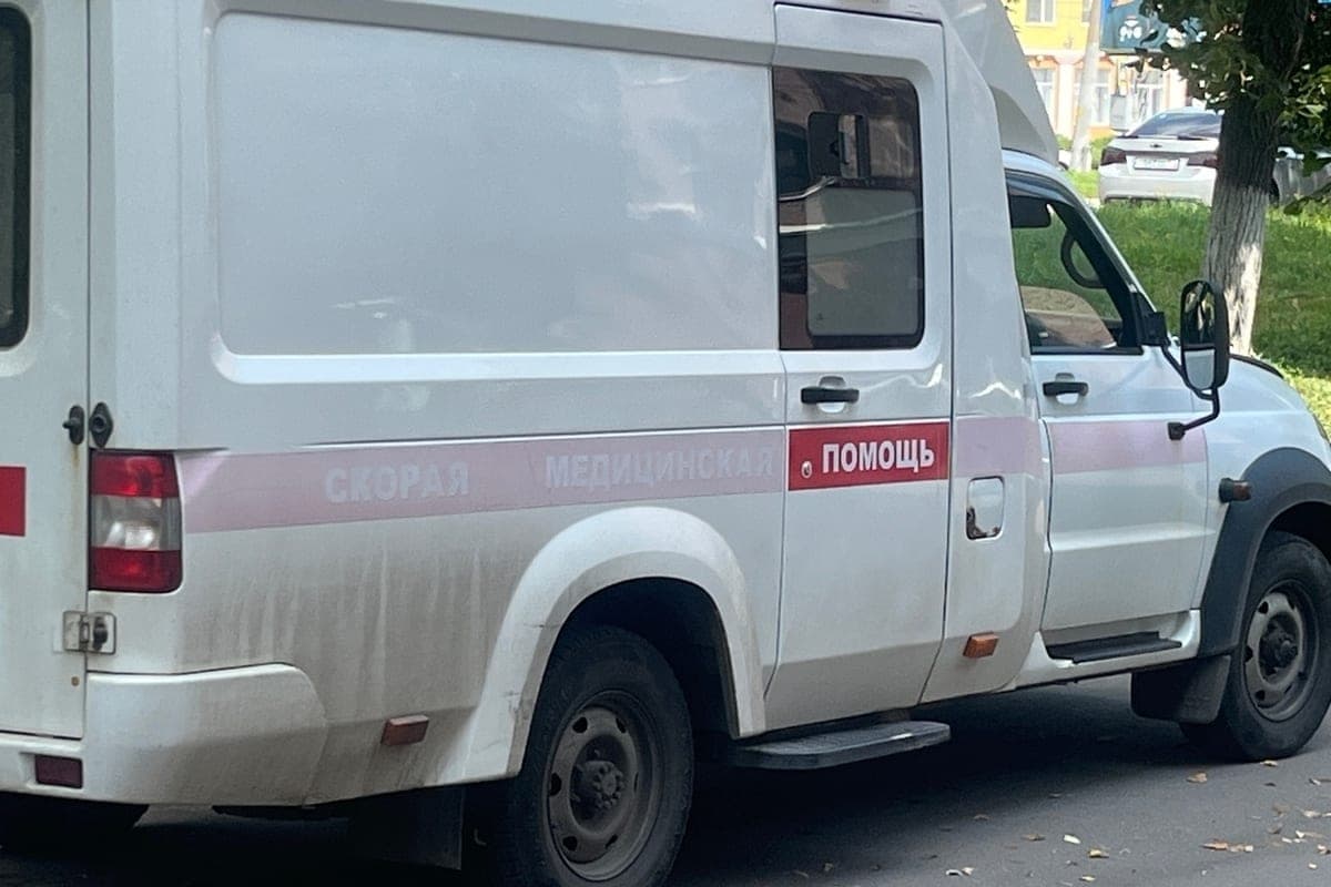 В Орле сотрудники МЧС помогли нуждающемуся в экстренной госпитализации пациенту