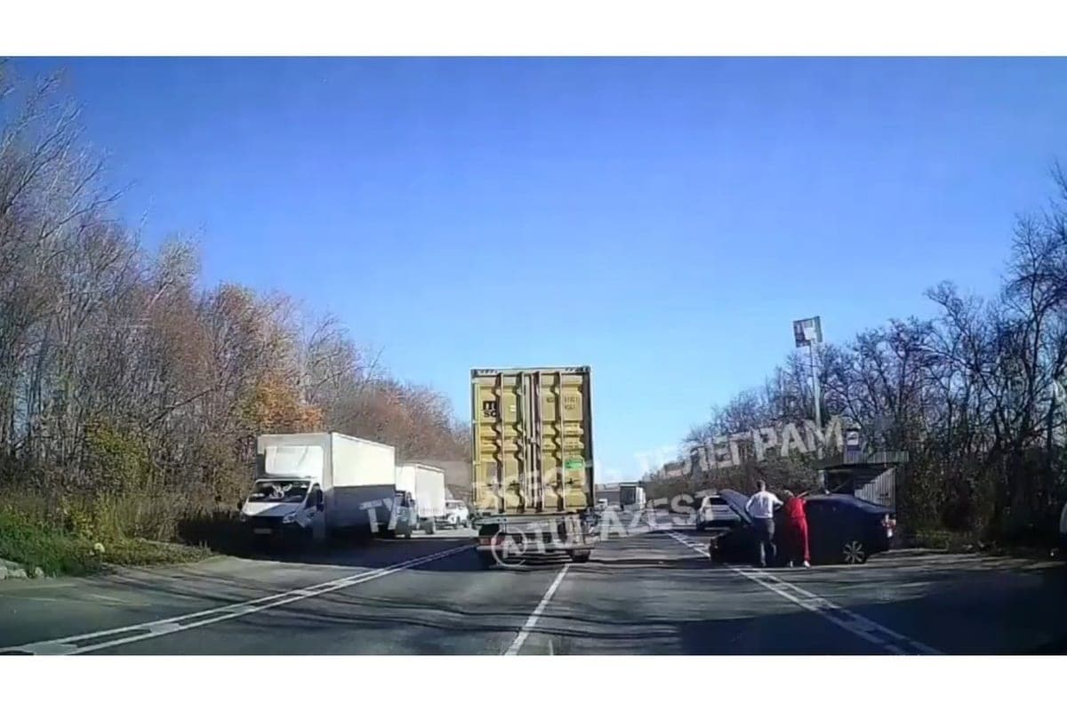The driver of the car was pinned in the cabin after an accident with a truck in Efremov