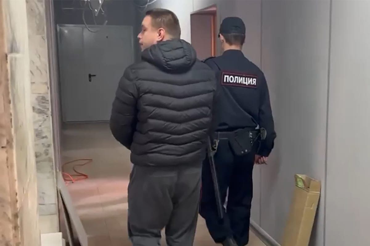 В Козельске мужчину арестовали за покупки по чужой карте
