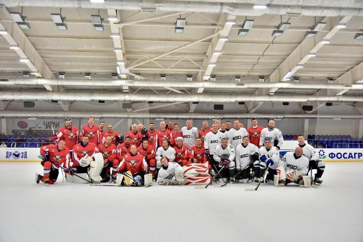 Amateur hockey teams from five regions of the Russian Federation play for the Cup of the Governor of the Orel region