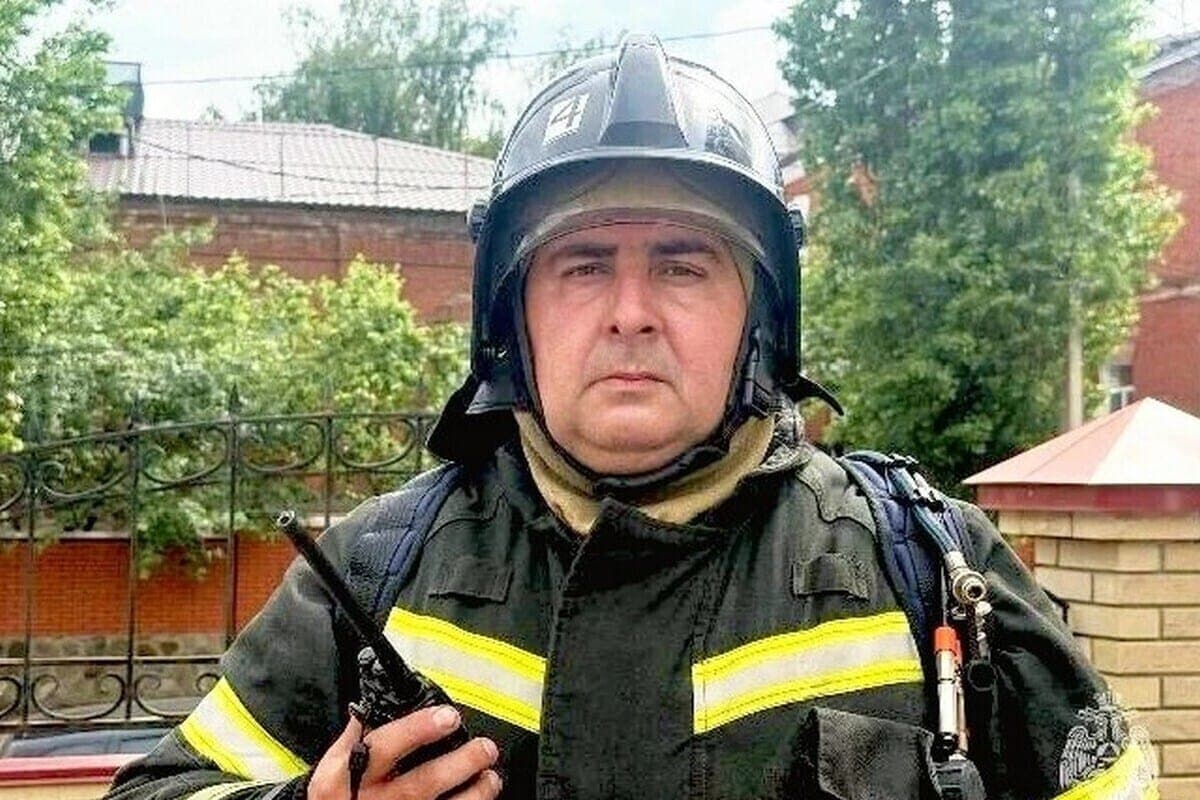 Kursk firefighters retired a colleague