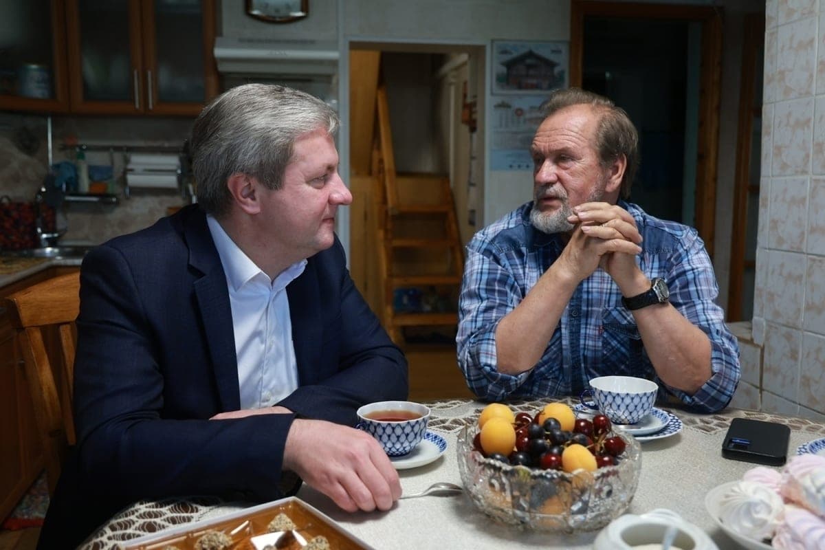 Morev congratulated on the anniversary of the founder of the school of folk crafts Burchevsky