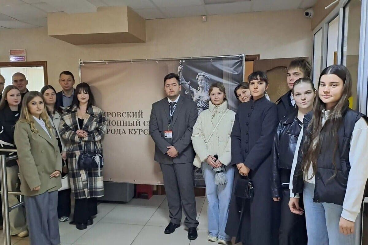 Students attend real court hearing