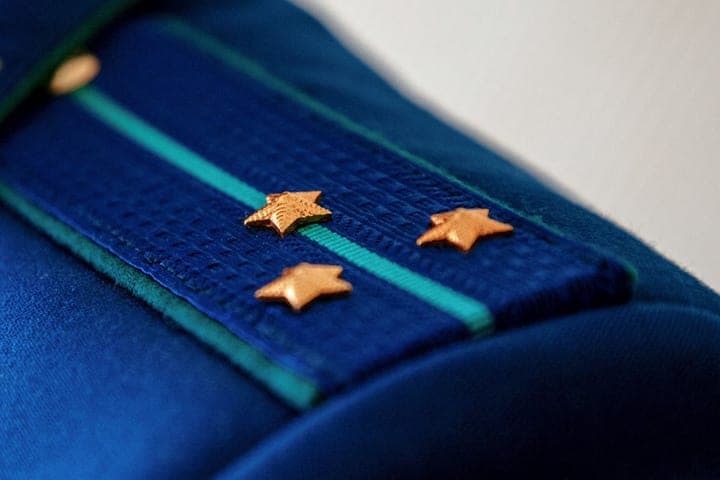 Аварийное дерево спилили на территории детсада после вмешательства прокуратуры в Тверской области