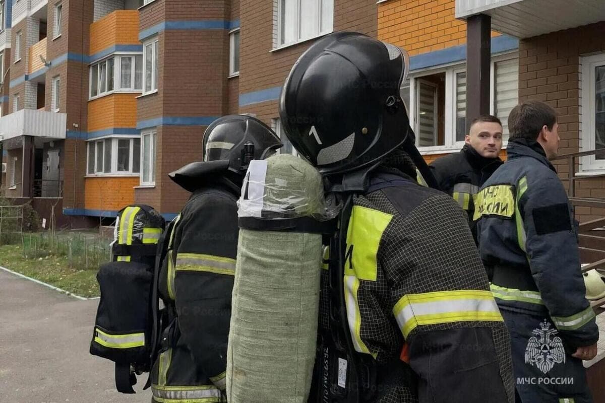 In Bryansk, firefighters competed in the ascent to the 18th floor