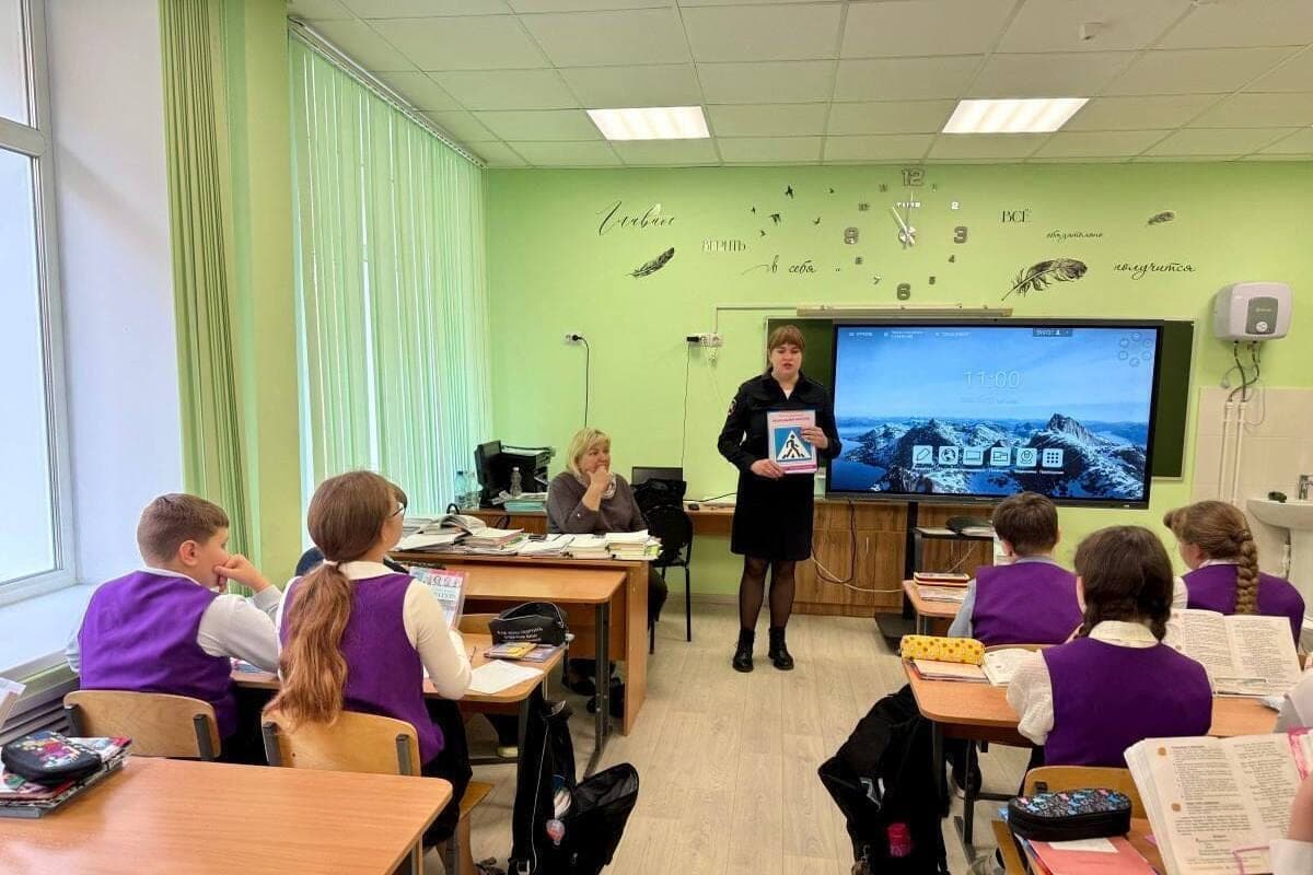 In the Serdob district, schoolchildren were told about reflectors