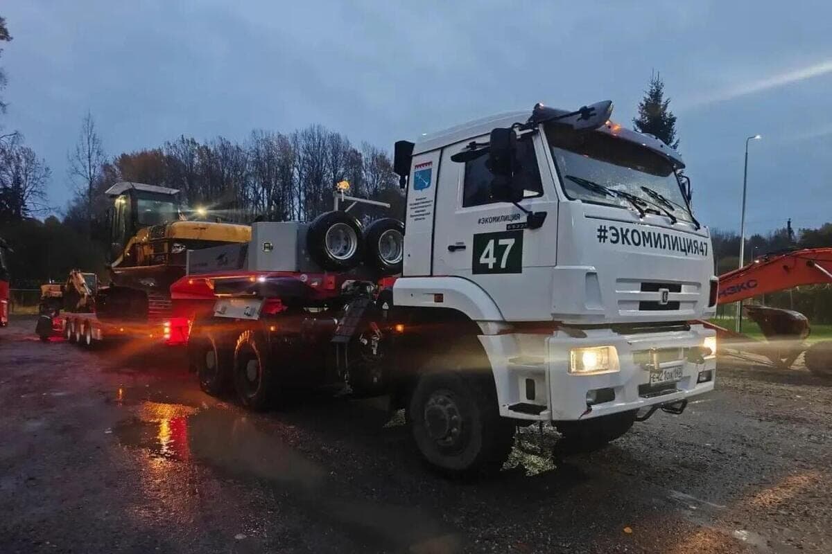 In the Vsevolozhsky district, ecovigilance evacuated another excavator-violator