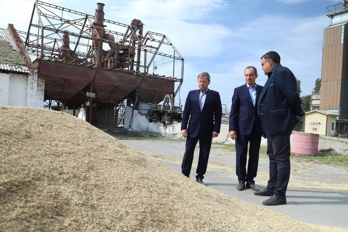 In the Seversky district, Yuri Burlachko appreciated rice harvesting and land reclamation