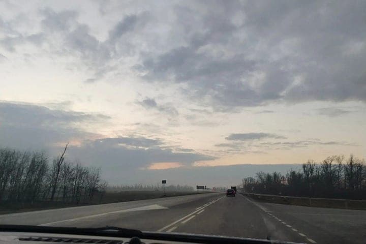 On two sections of the road in Novy Oskol stopped traffic