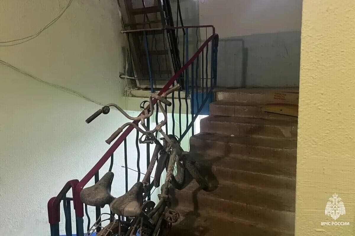МЧС предупредило: старые шкафы и коробки в подъезде могут стоить тулякам жизни