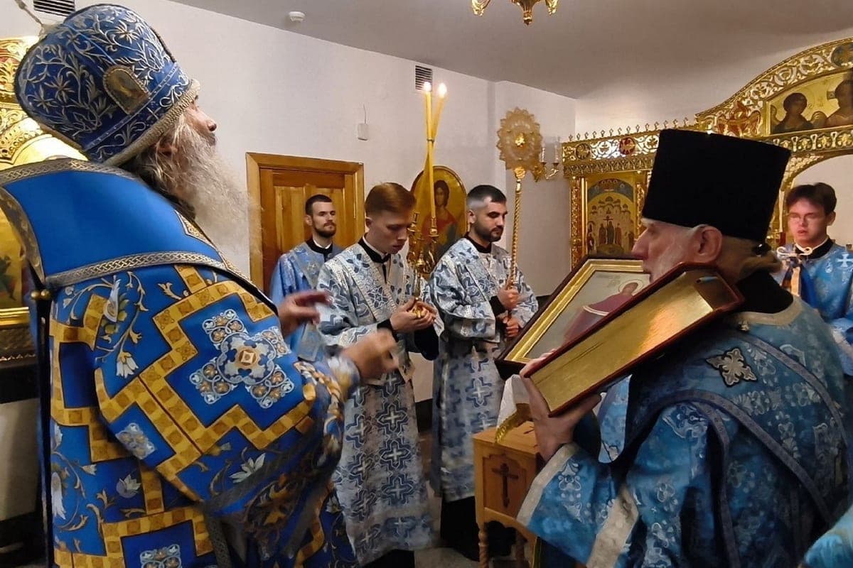 14 октября православная церковь празднует Покров Пресвятой Богородицы