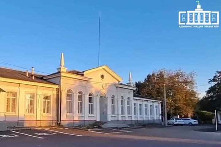 In the CBD improved the station square of the city of Maysk