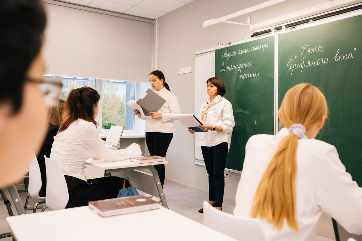 Medal "Arctic teacher" will be awarded to Murmansk teachers in 2027
