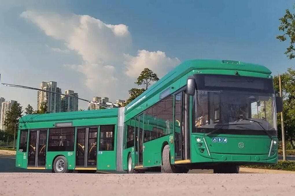 In Novosibirsk will start to run a giant trolleybus for 145 passengers