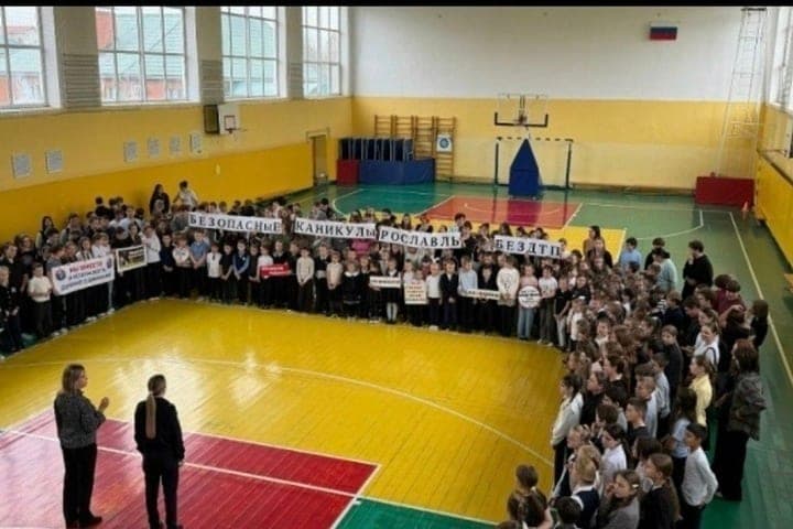 In Roslavl, car inspectors held for schoolchildren the action “Safe holidays”