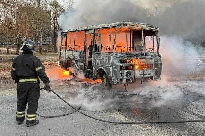 In Peking in Vladimir verbrannt Bus