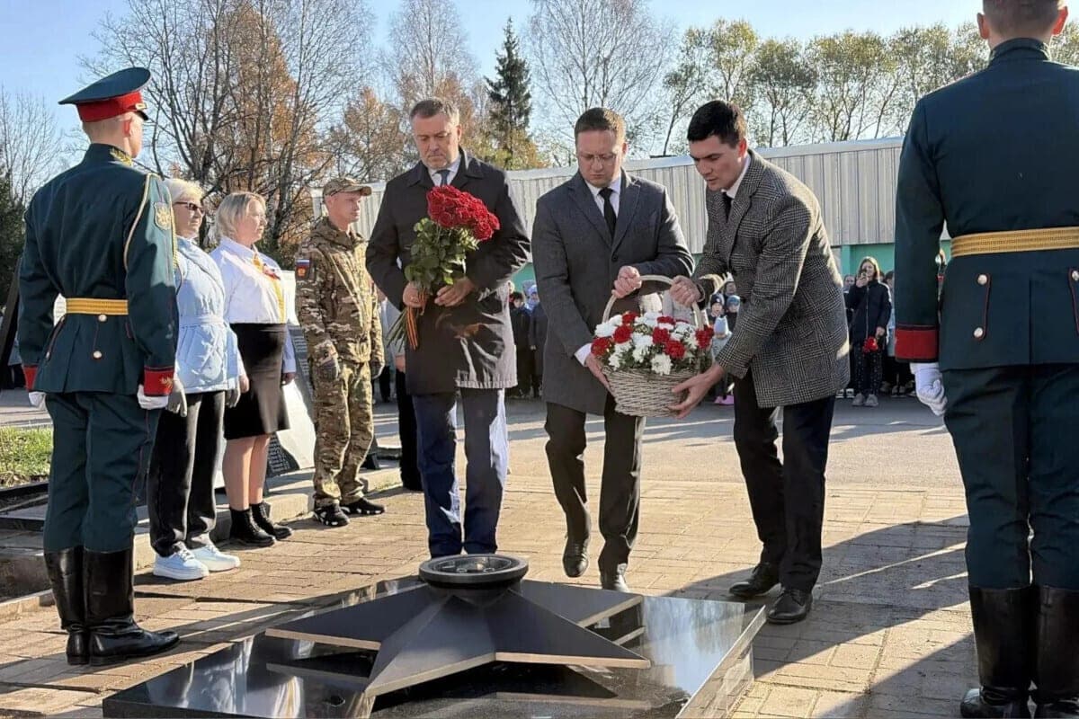 Вечный огонь зажгли в селе Абаканово Череповецкого округа