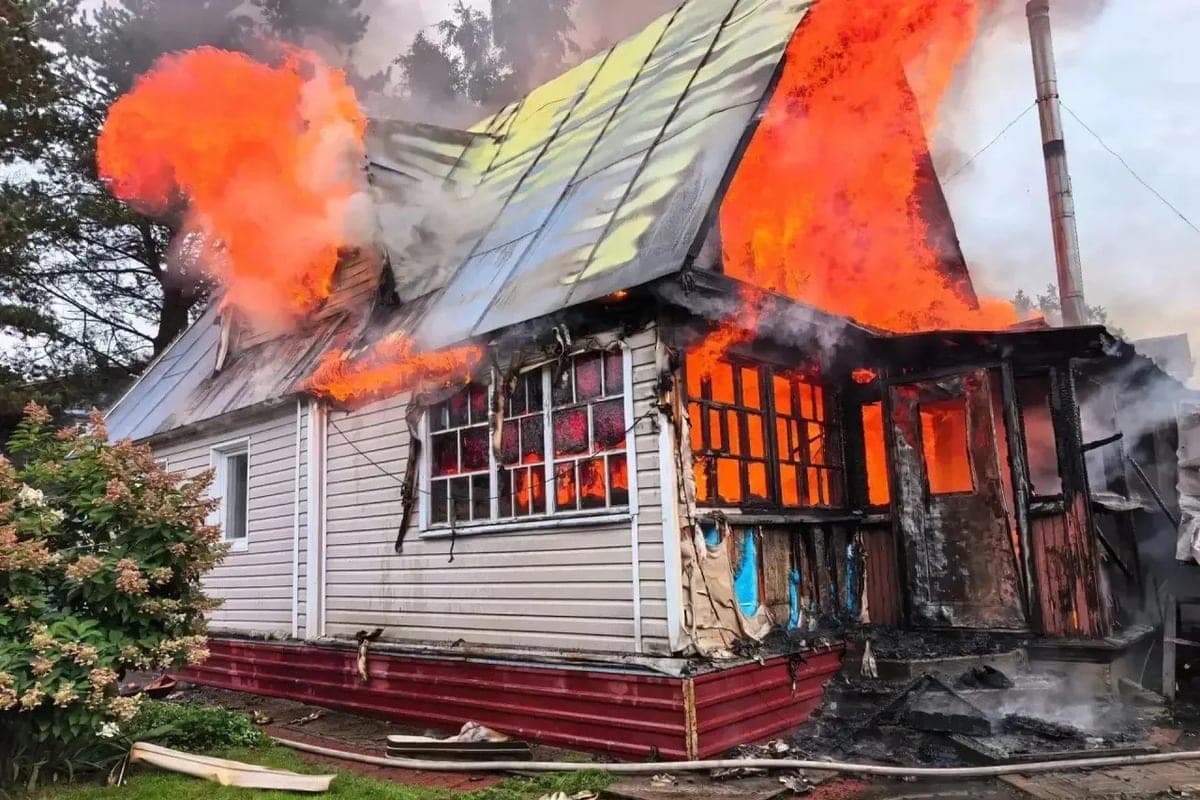 In the Leningrad region, 90 employees of the Ministry of Emergency Situations extinguished eight fires and rescued two from an accident