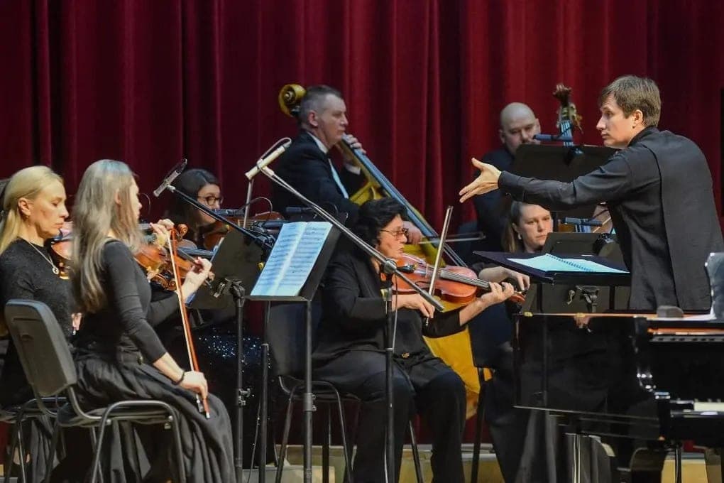 In Tambov wird ein Abonnement "Musik bei Kerzenlicht" öffnen