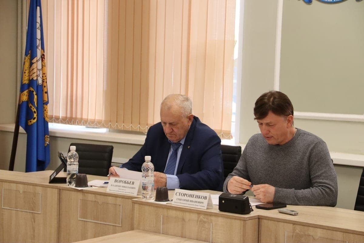 In Pskov reduced the price of two municipal cars after three failed auctions