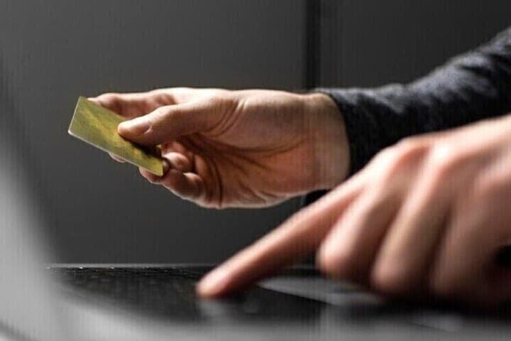 In the Samara region, a man issued loans for his father and brother for 28 thousand rubles