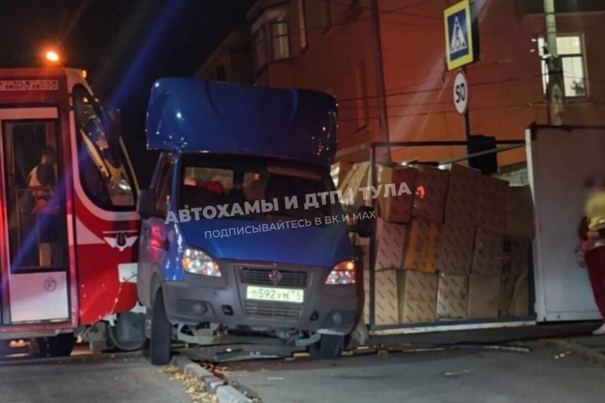 Published footage of the consequences of the accident in Tula, where the tram crushed GAZelle
