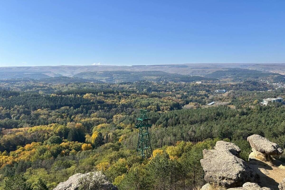 The mayor of Kislovodsk invites citizens and guests in a city-wide tour to Honey Falls