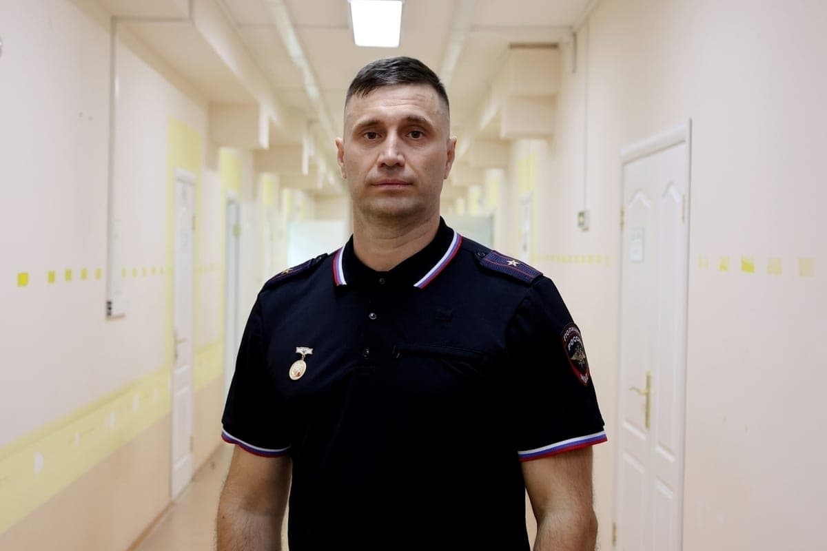 Полицейский из НАО сдал более 20 литров крови