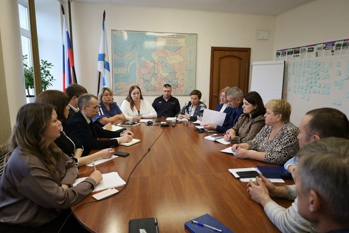 Глава Пинежского округа Людмила Колик провела еженедельную планёрку