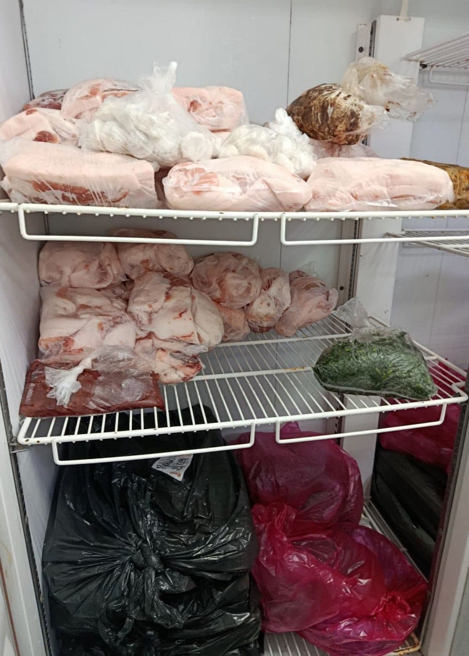 КГК: в Кобринском районе мясные полуфабрикаты упаковывали в пакеты для мусора
