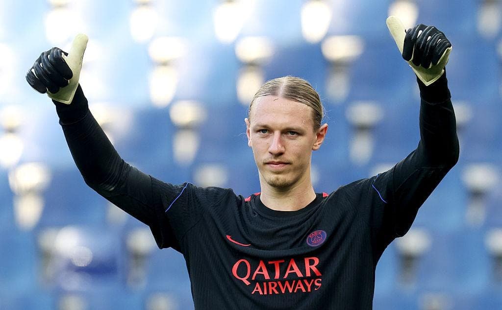 Matvey Safonov will be in the starting lineup of PSG against Manchester City