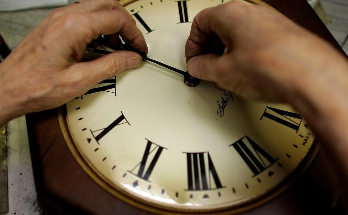 The second was replaced by an hour. Why is World Time Reform necessary