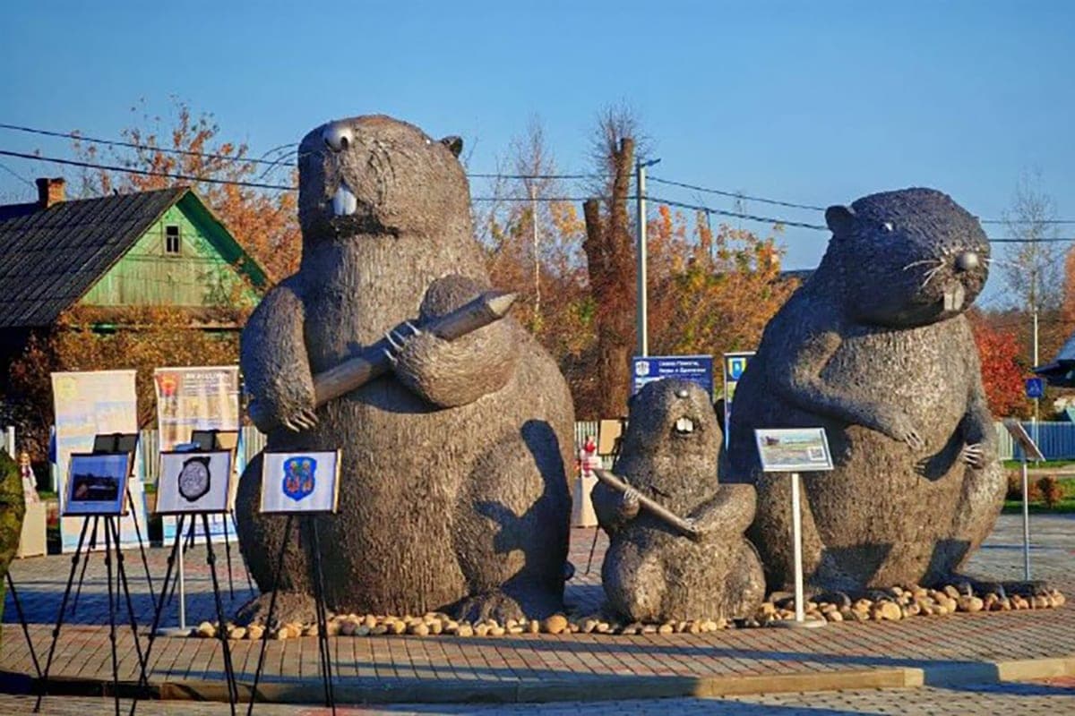 In the Krupsky district opened a public space, the main decoration of which is beaver record holders