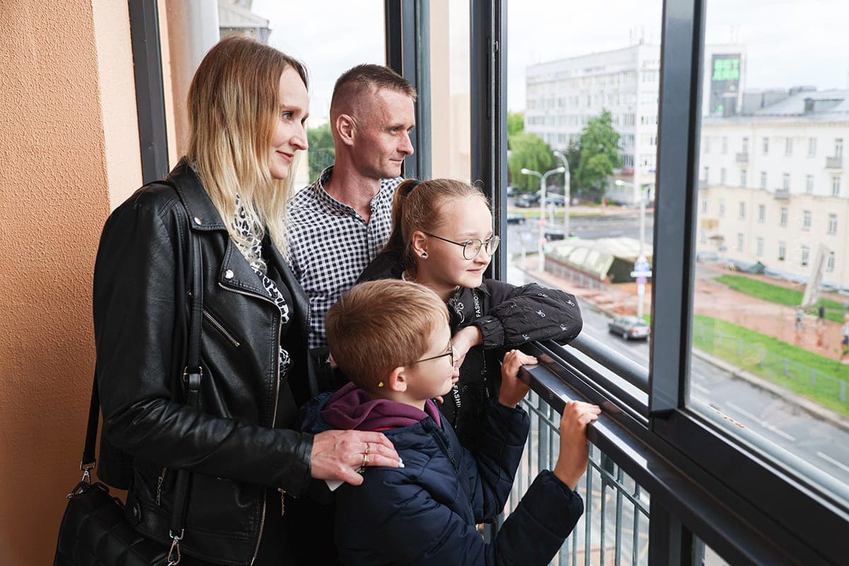 Belstat published statistical portraits of father and mother for the Week of parental love