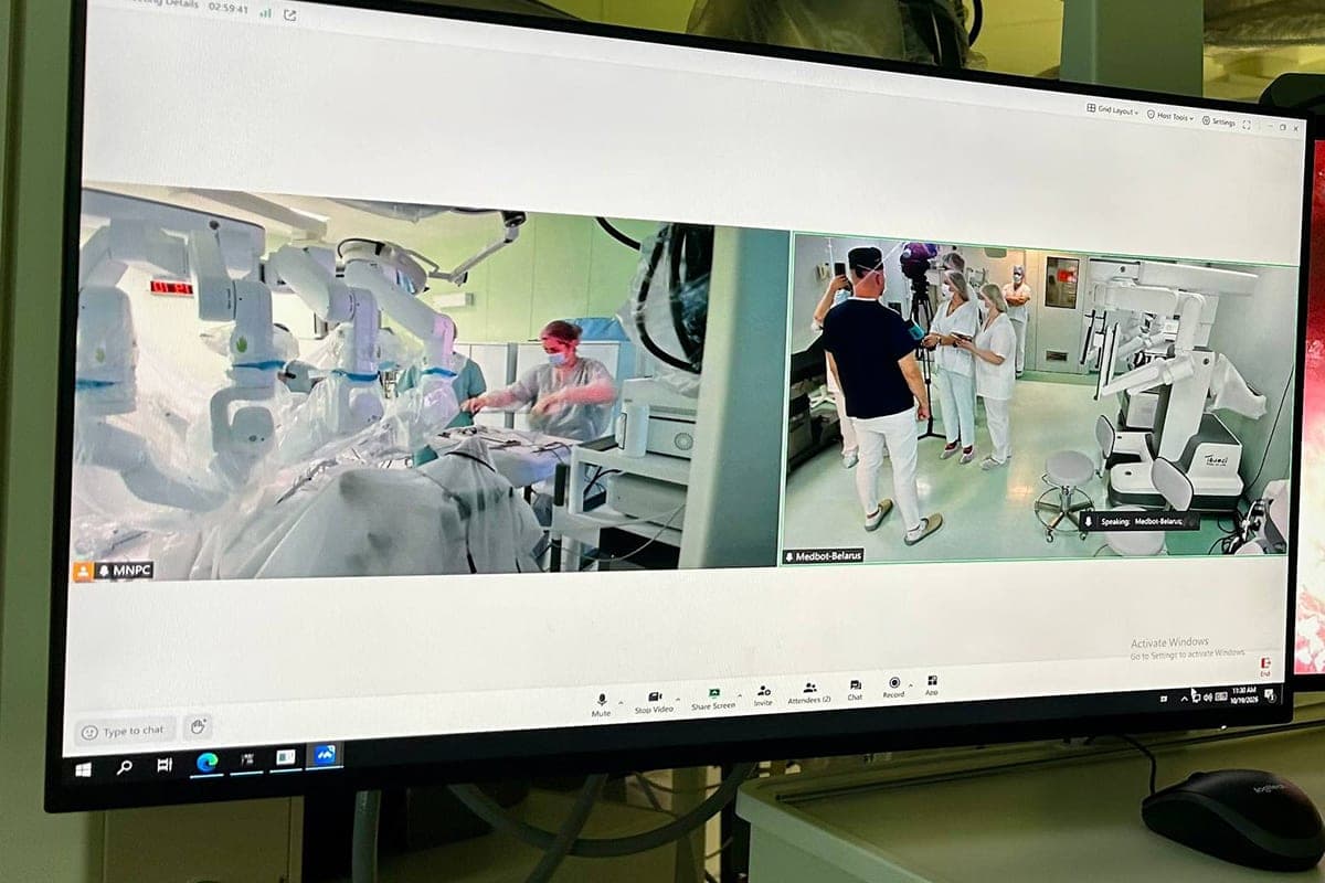 The doctor controlled the robot from a distance of 30 km: in Belarus conducted the first remote operation