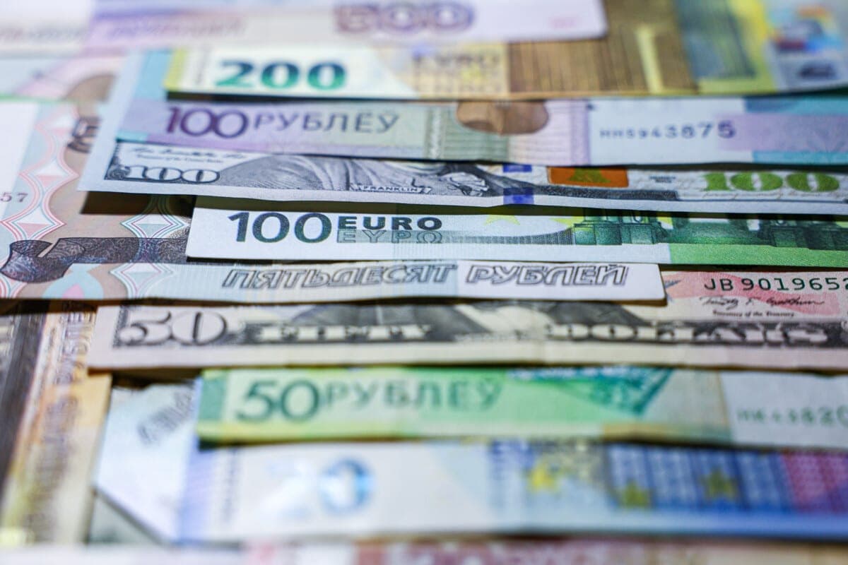 Euro fell in price, dollar, Russian ruble and yuan rose in price on October 28