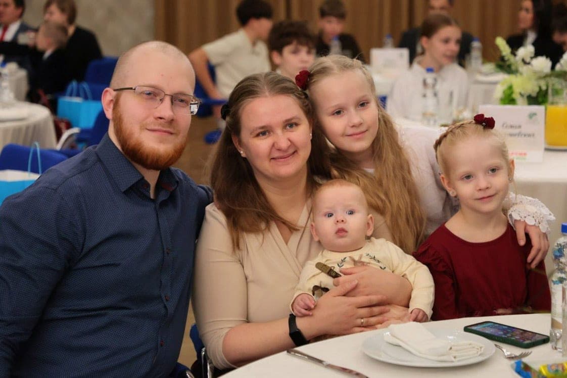 At the festive evening in honor of Father's Day, parents with many children shared the secret of family happiness