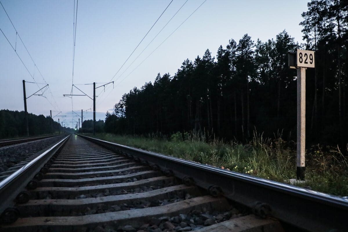 BZD: near Minsk, the crane fell on the railway tracks – the movement of trains between the capital and Orsha will be adjusted