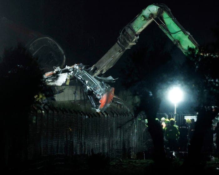 Spain begins mourning period after deadly train crash