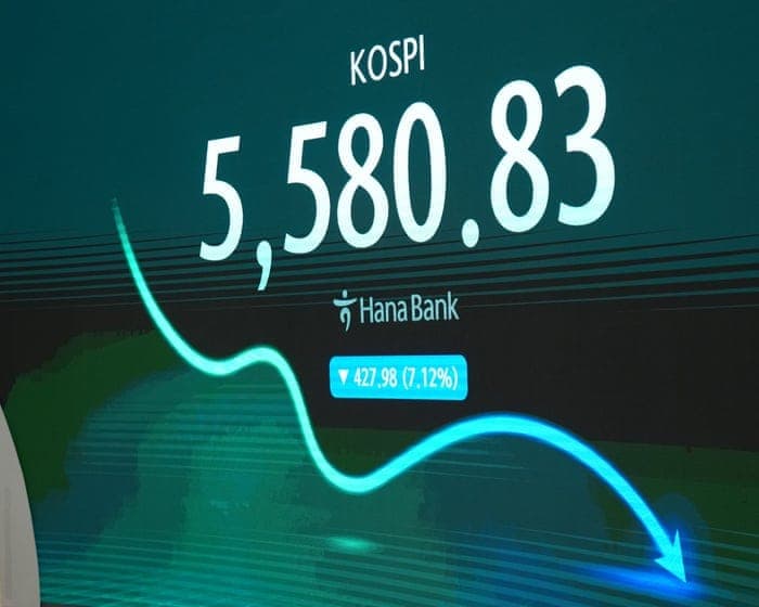 Tech market sell-off deepens amid fears over US inflation and AI debt