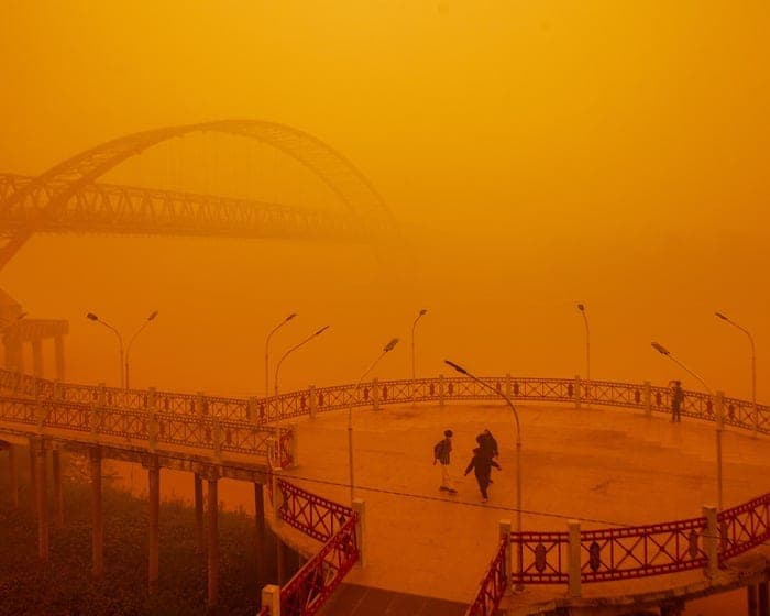 Indonesia fights fire with dry ice as toxic haze spreads across region