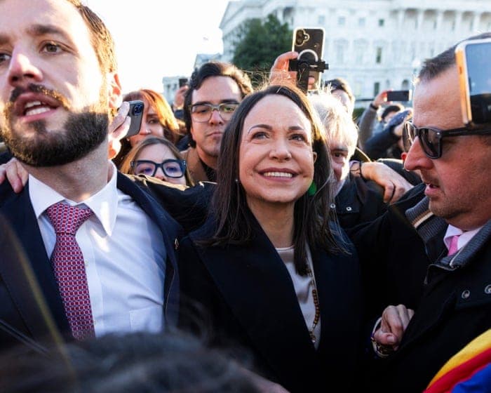 Exiled Venezuelan opposition leader announces her return