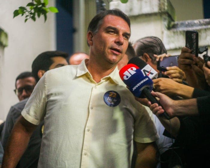 Flávio Bolsonaro rumoured to have fled Brazil after presidential election loss
